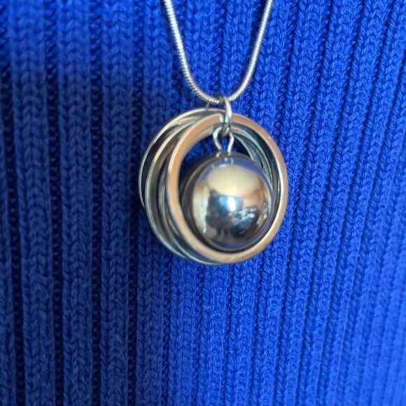 Long silver tone necklace - Picture 2 of 6